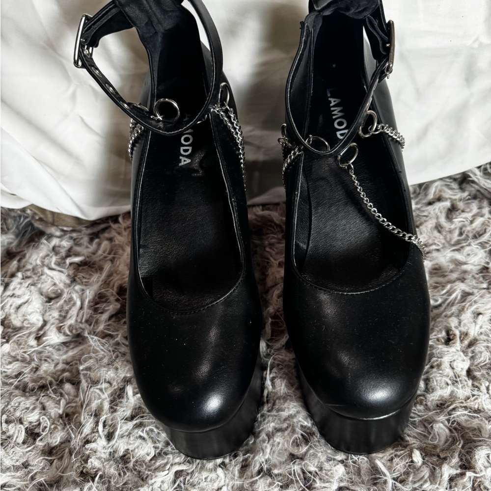 LAMODA Black Platform Mary Jane with Ankle Strap and Chain Detail